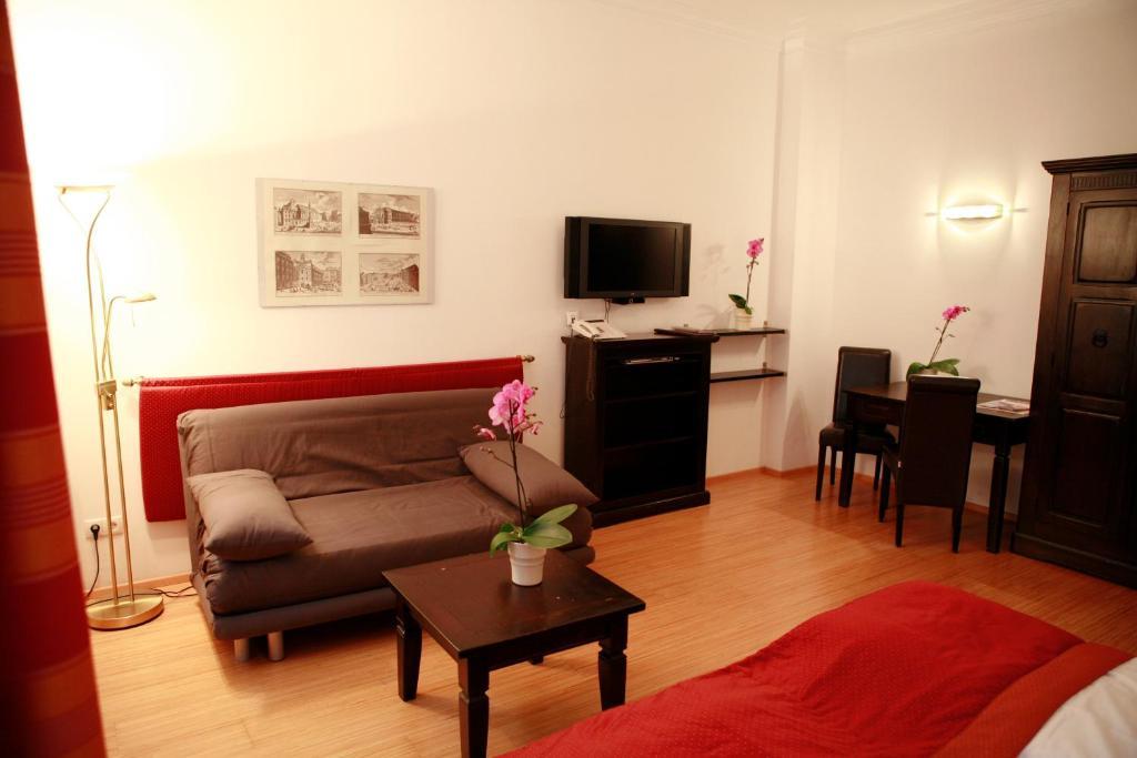 Studio Quadruple Room AA,1498598023:JPEG